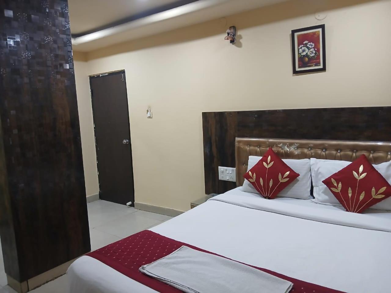 Blossoms Room Hotel Alekhya Residency- Luxury Lollection Hyderabad Exterior photo