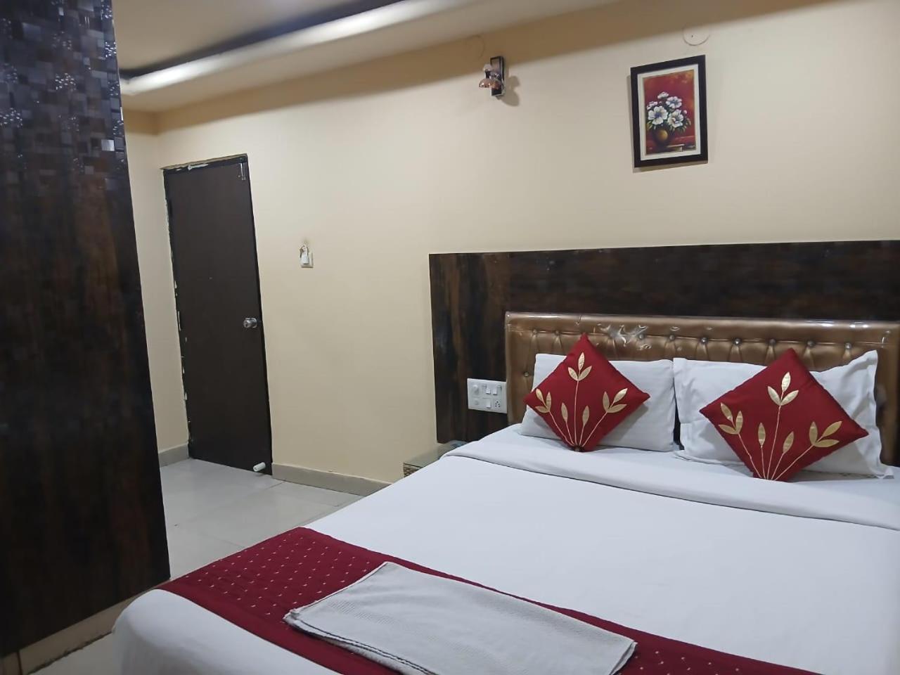 Blossoms Room Hotel Alekhya Residency- Luxury Lollection Hyderabad Exterior photo